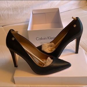 👠 Black Calvin Klein Heels